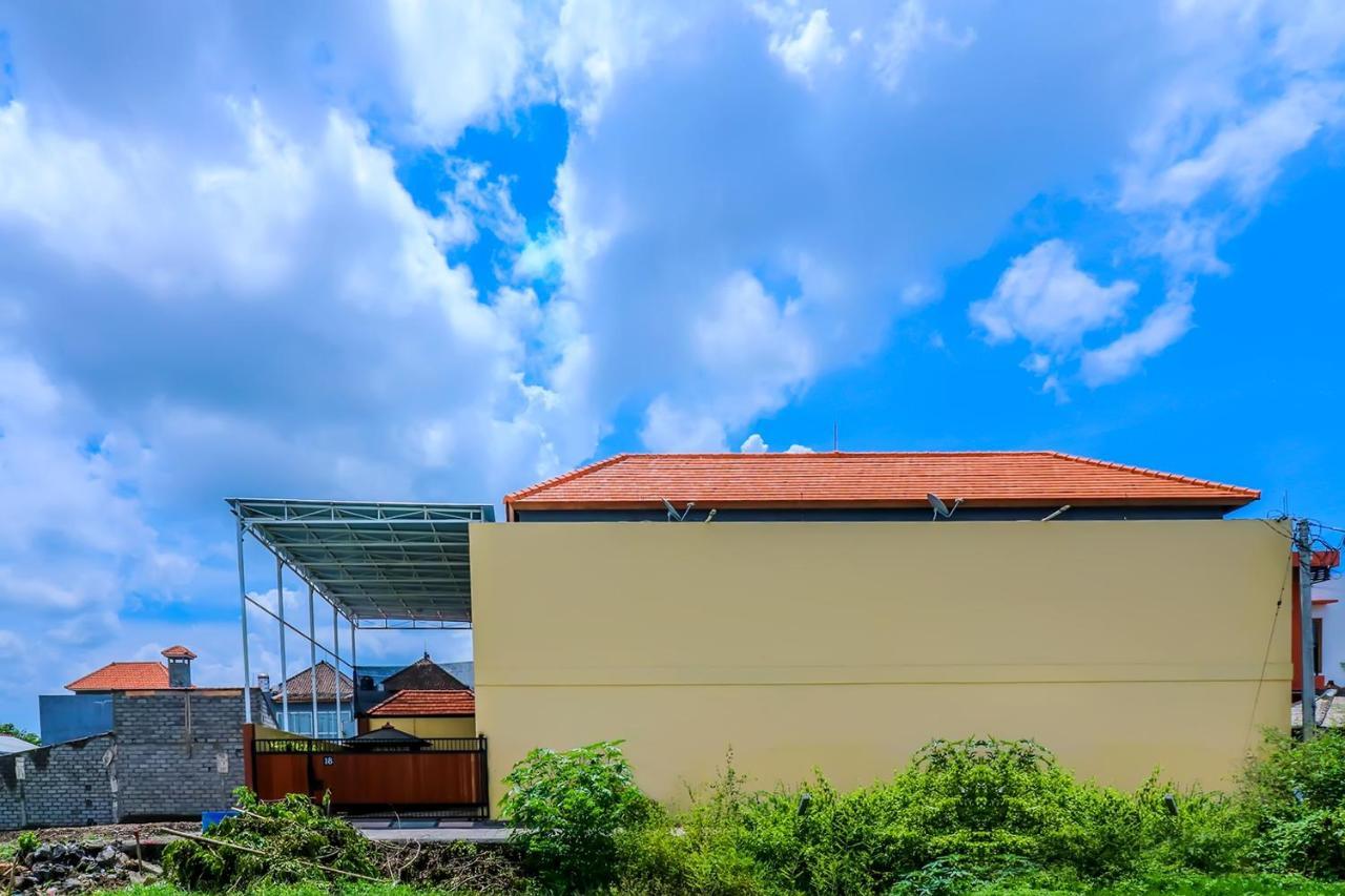 OYO 2234 Dewi Uma House Denpasar Exterior foto